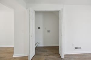 Lake Point Dr-S1907-047.jpg