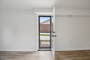 Lake Point Dr-S1907-049.jpg