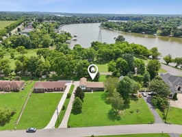 Lake Point Dr-S1907-074.jpg