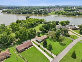 Lake Point Dr-S1907-075.jpg