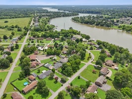 Lake Point Dr-S1907-082.jpg