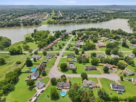 Lake Point Dr-S1907-084.jpg