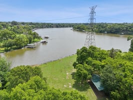 Lake Point Dr-S1907-089.jpg