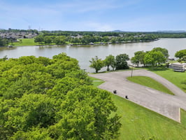 Lake Point Dr-S1907-090.jpg