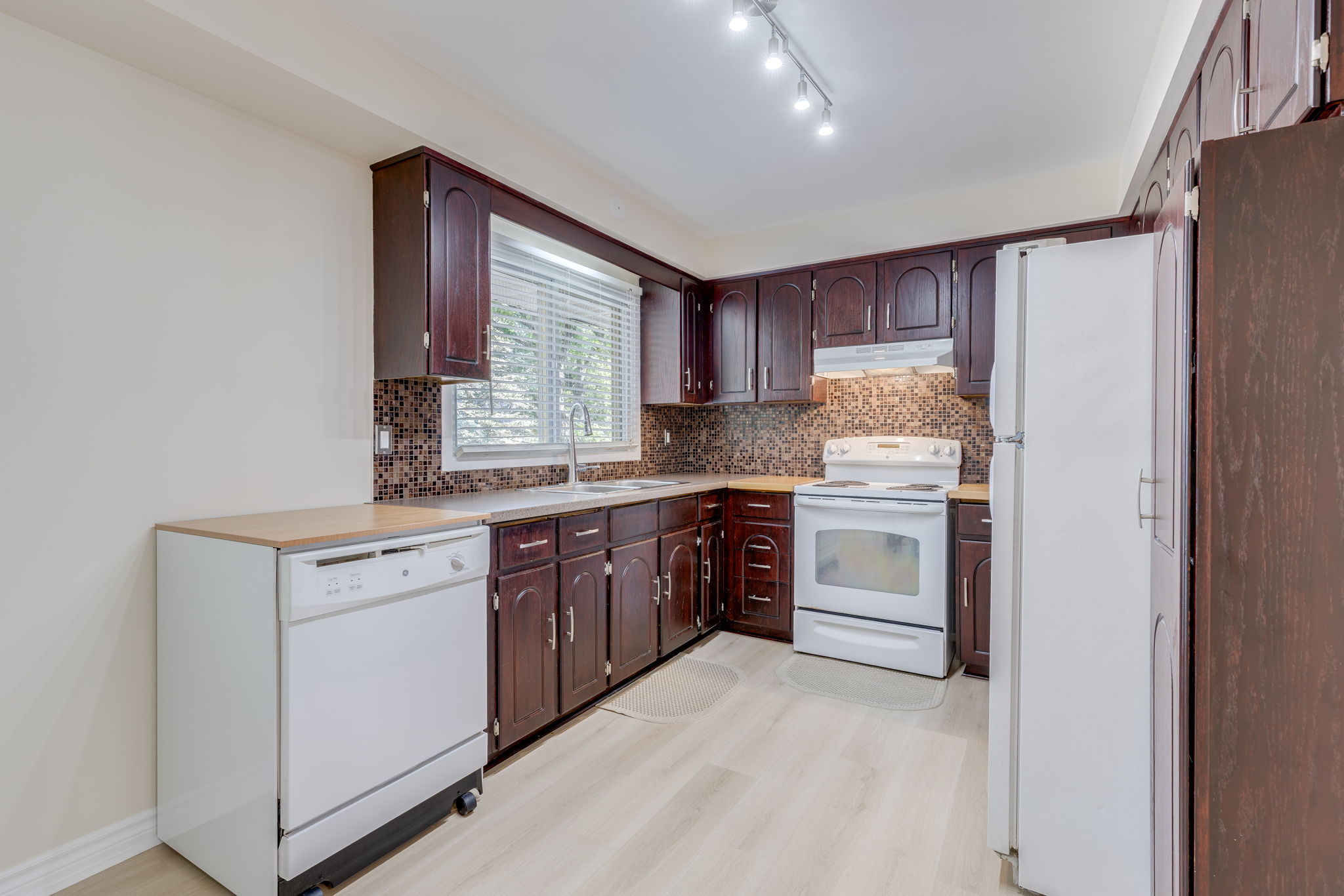 Aurora property showcase — delivered property photograph 15