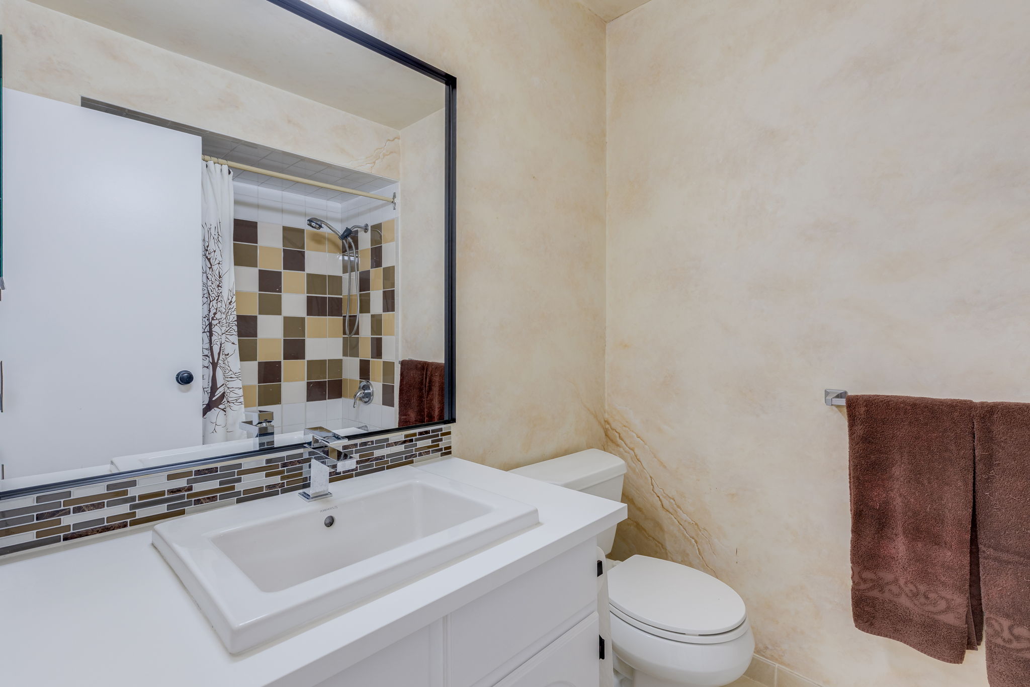 Aurora property showcase — delivered property photograph 25