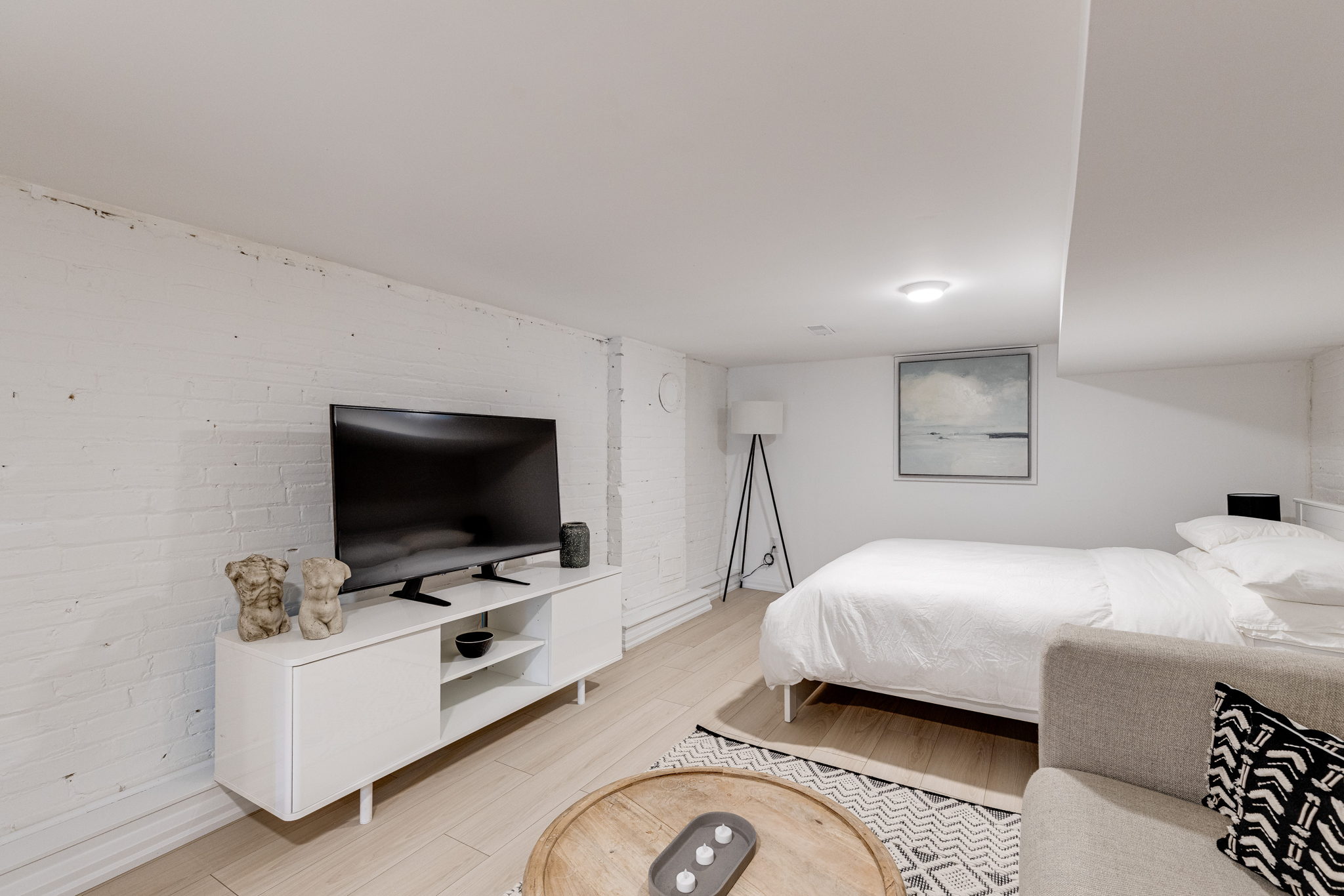 Toronto property showcase — delivered property photograph 34
