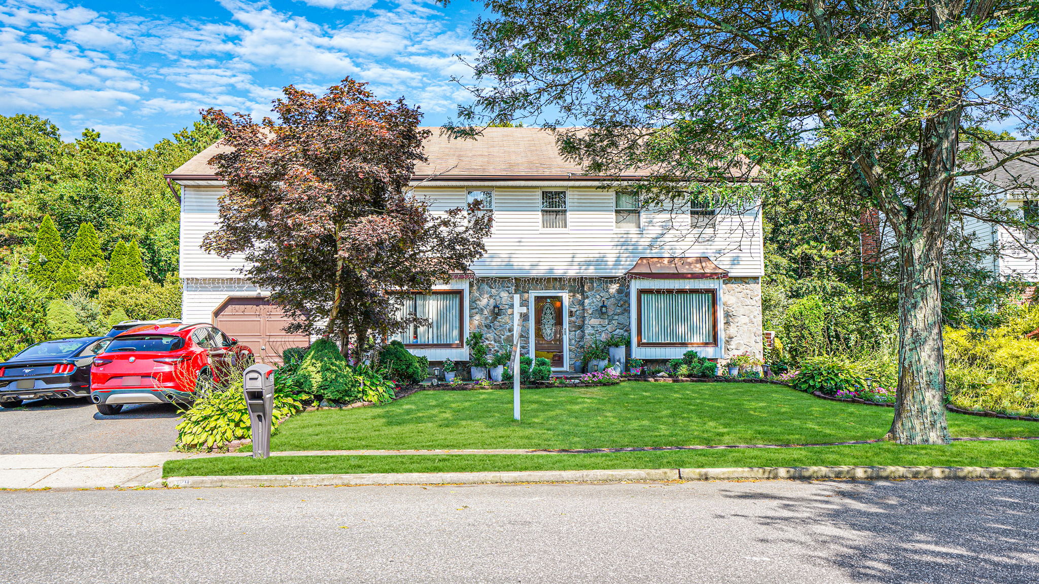 129 Springmeadow Dr, Holbrook, NY 11741, USA