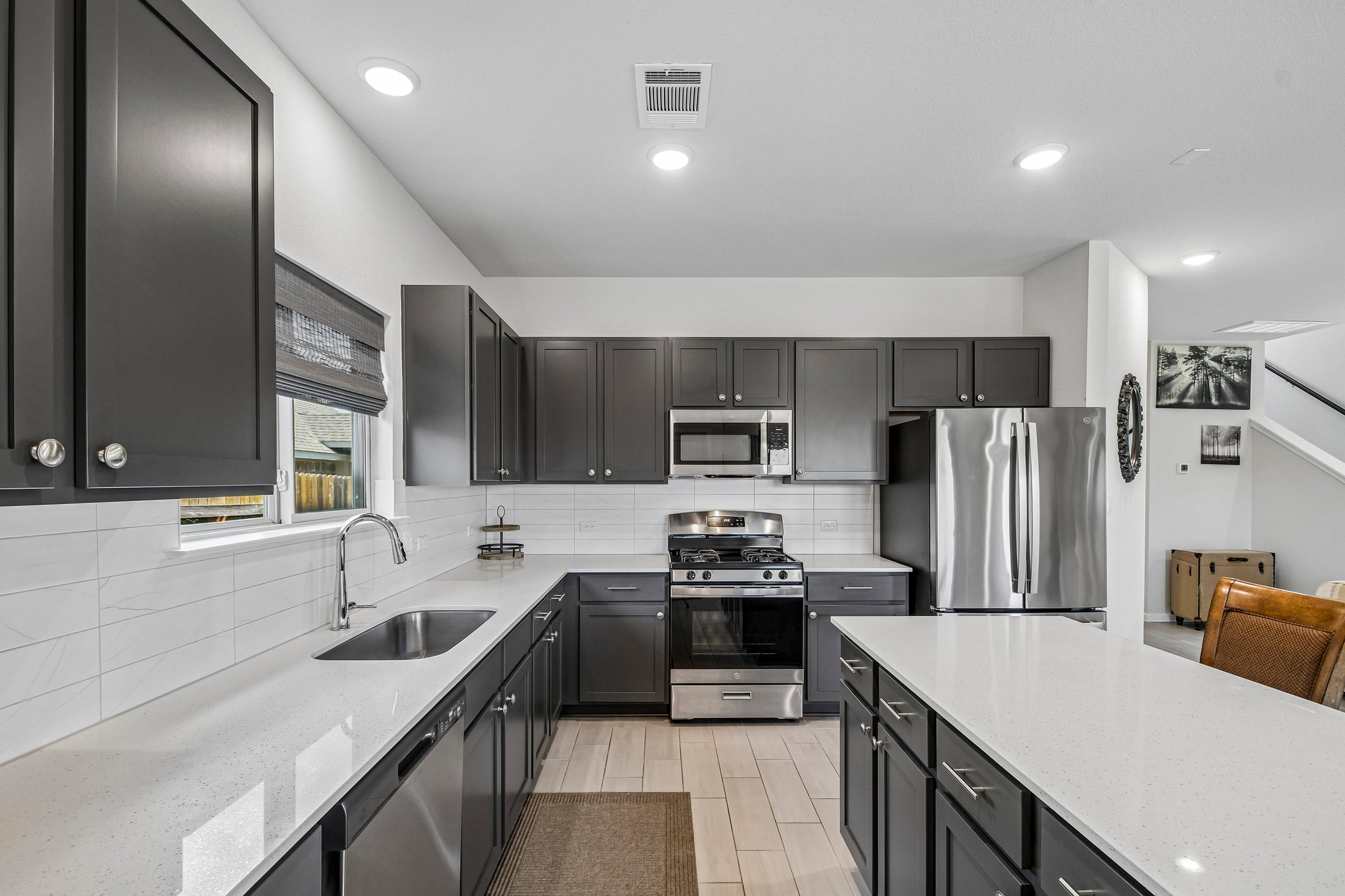Trailstone Dr-S0407-014.jpg