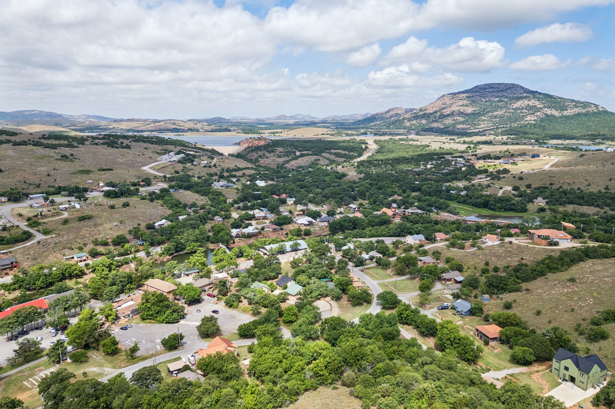 129 Upper E Lake Dr_003.jpg