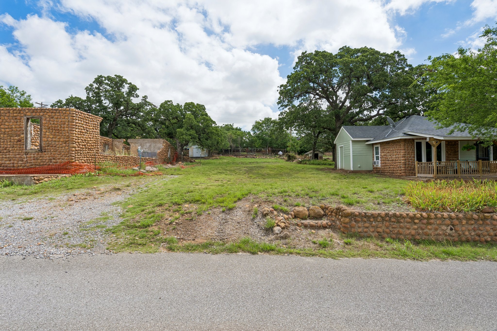 129 Upper E Lake Dr_001 (2).jpg