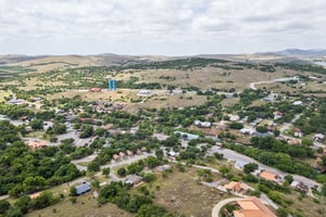 129 Upper E Lake Dr_001.jpg