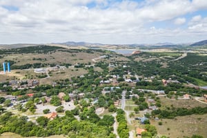 129 Upper E Lake Dr_002.jpg