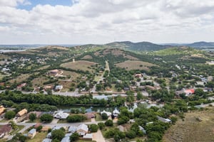 129 Upper E Lake Dr_005.jpg