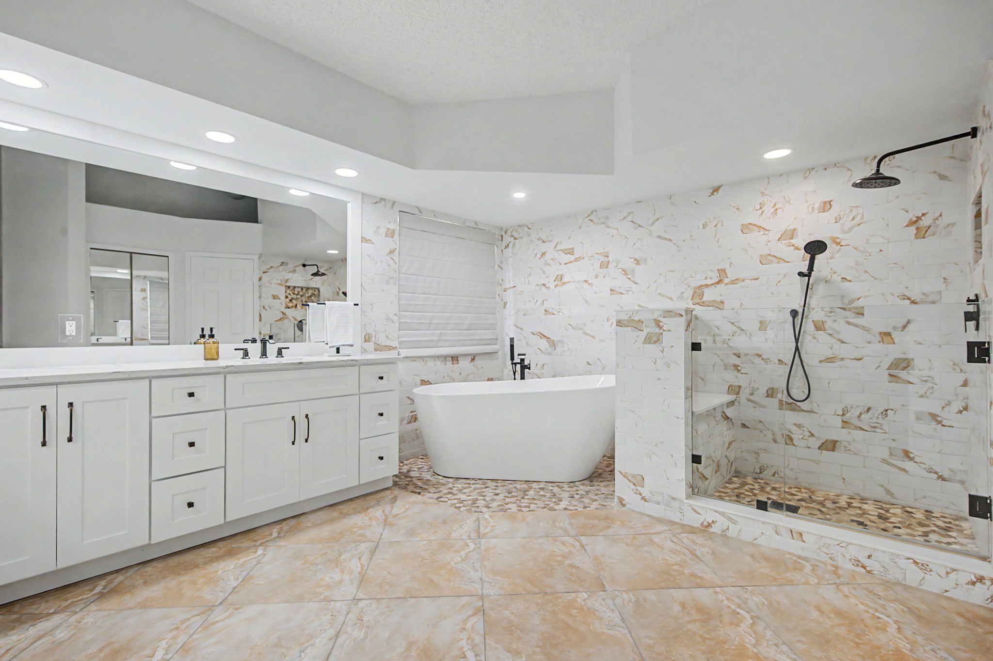 Upper Level Primary Bathroom1a