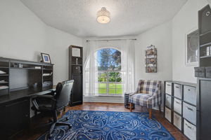 Upper Level Primary Bedroom1b