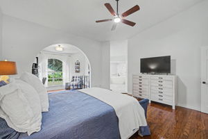 Upper Level Primary Bedroom1c