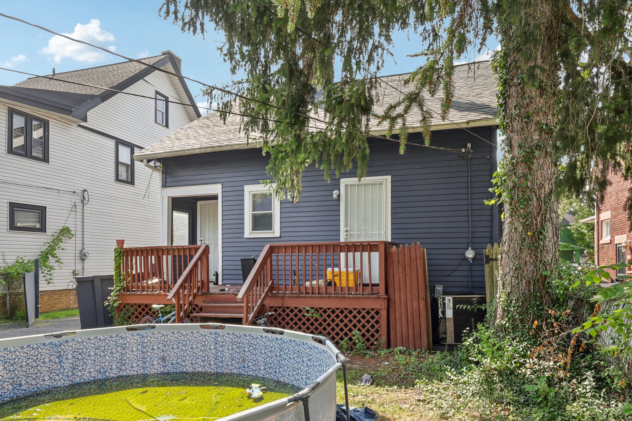 Maplerow Ave-S0609-031.jpg
