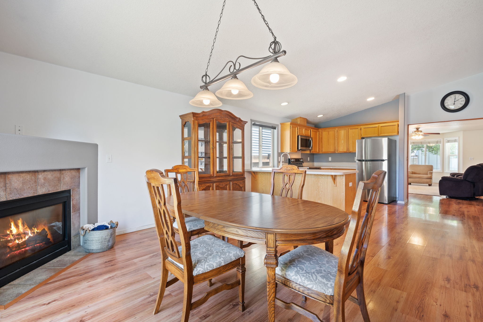 Kitchen/Eating Area