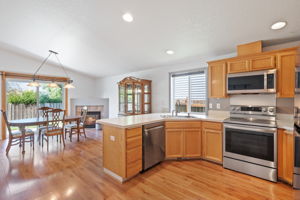 Kitchen/Eating Area