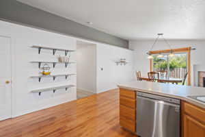Kitchen/Eating Area