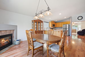 Kitchen/Eating Area