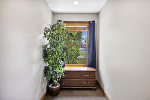 27_Interior