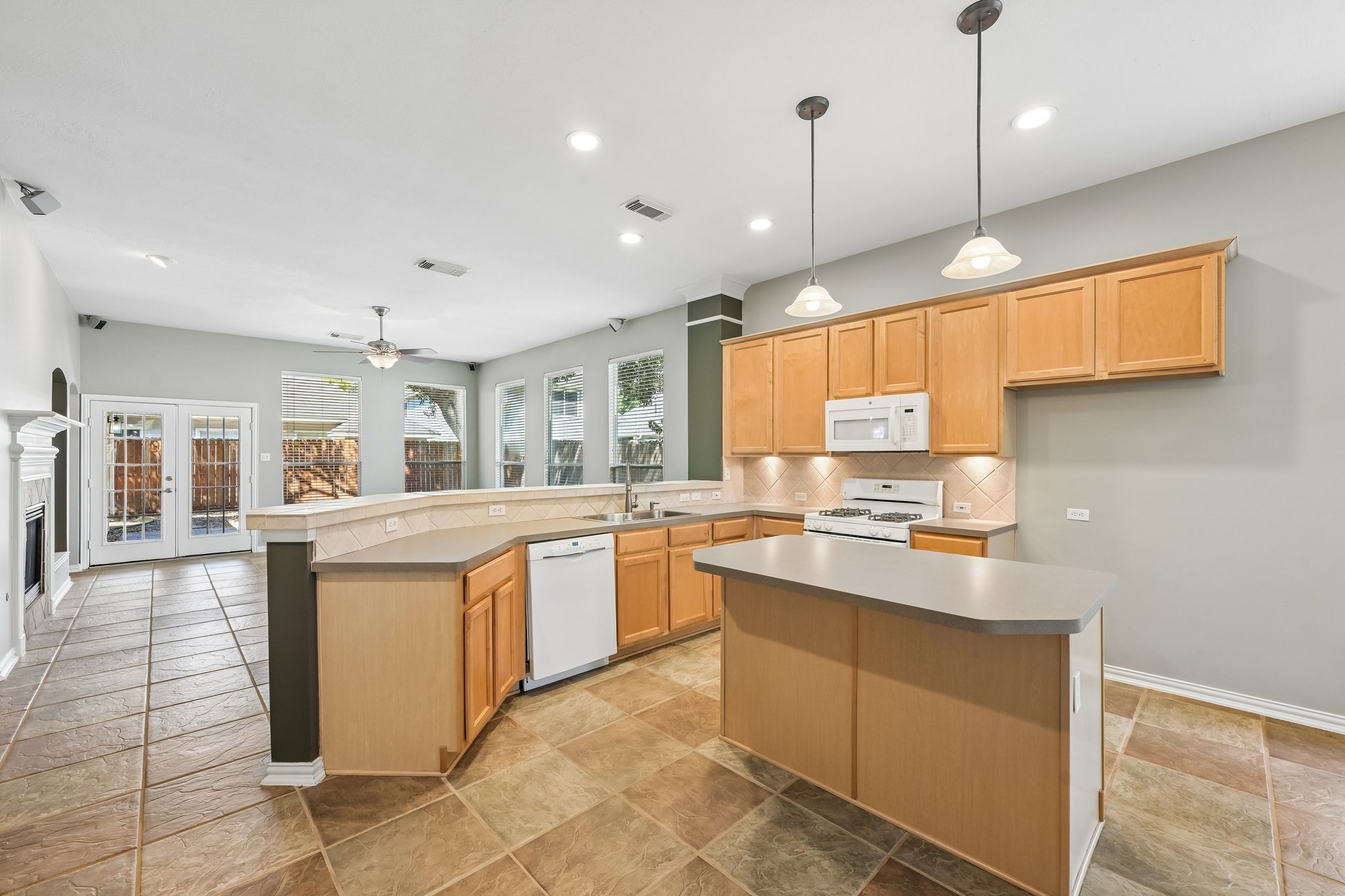 Red Laurel Ct-S2308-022.jpg