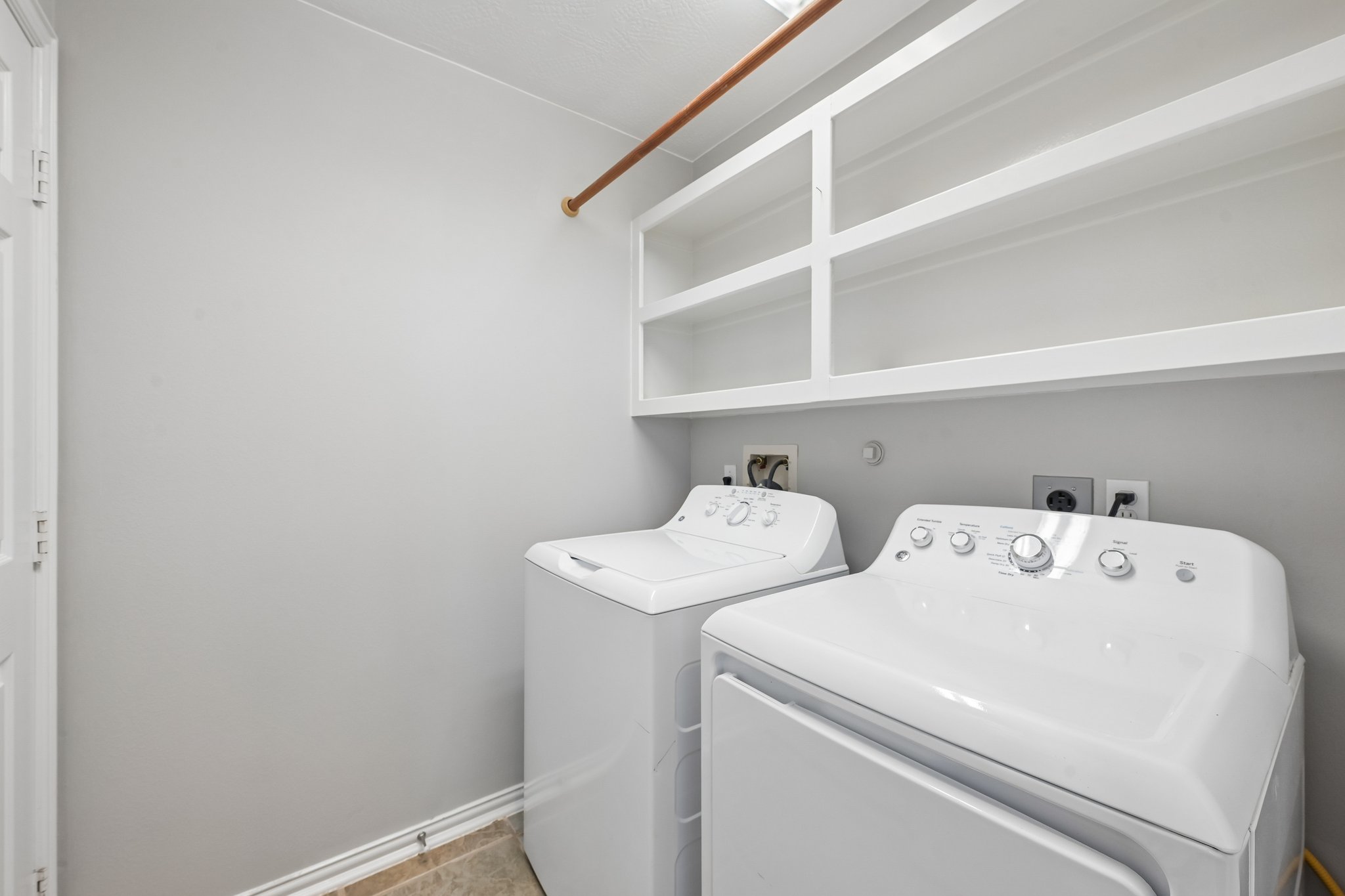Red Laurel Ct-S2308-025.jpg