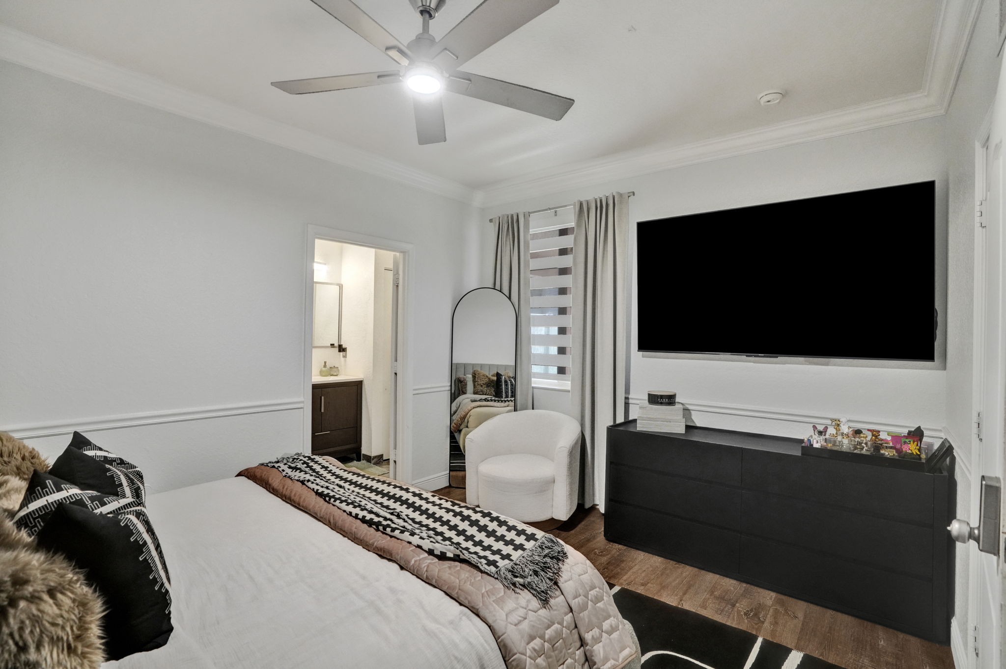  Photo 35