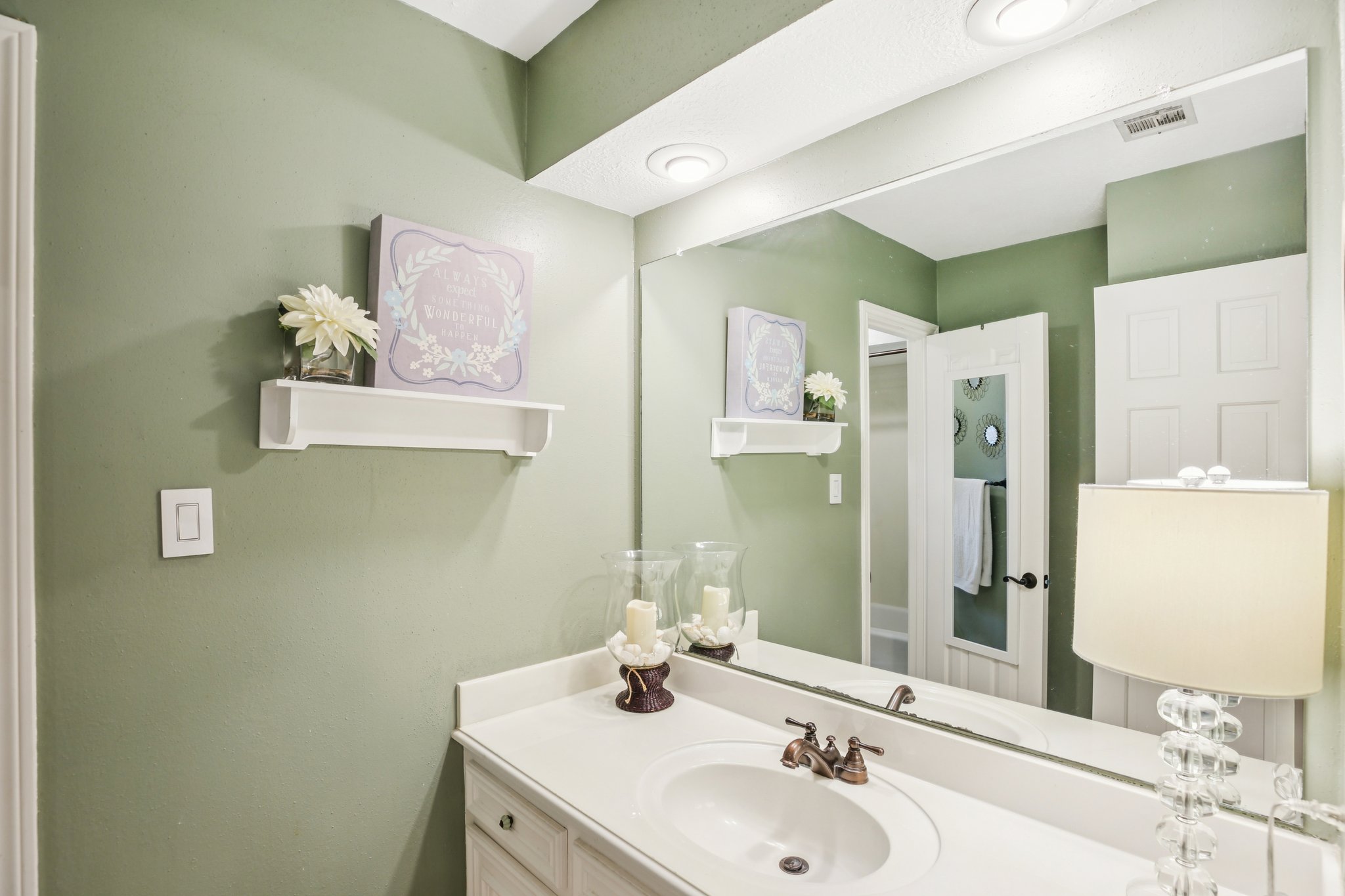 Lynn Haven St-S1504-042.jpg