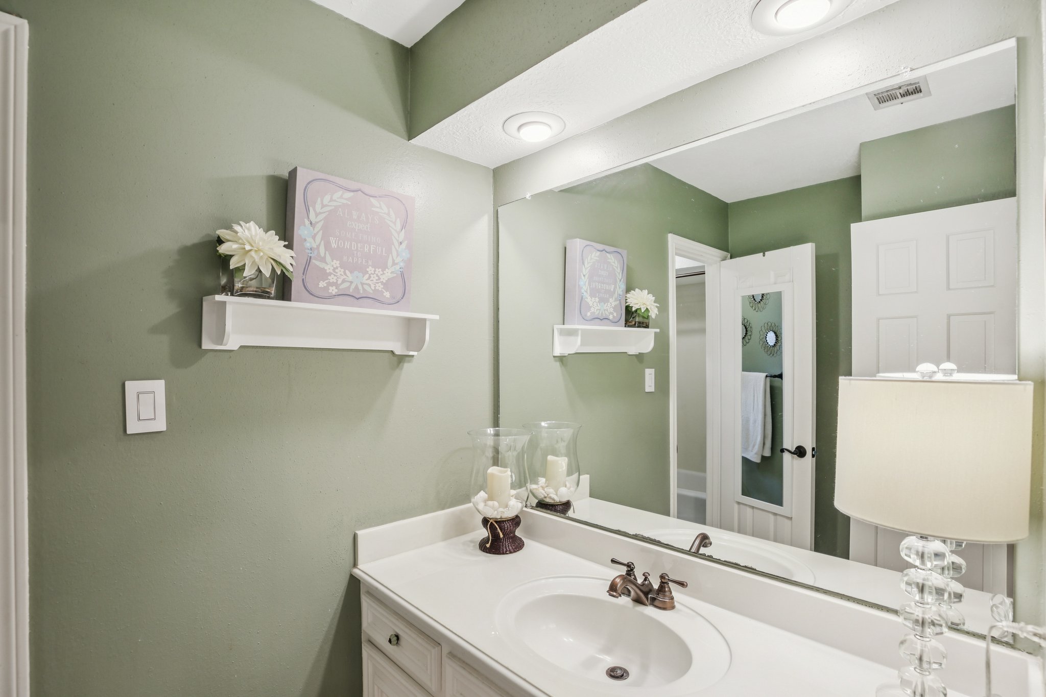 Lynn Haven St-S1504-042r.jpg