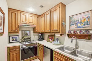 Lynn Haven St-S1504-032.jpg