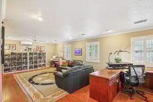 Lynn Haven St-S1504-034.jpg