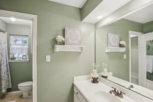 Lynn Haven St-S1504-043r.jpg