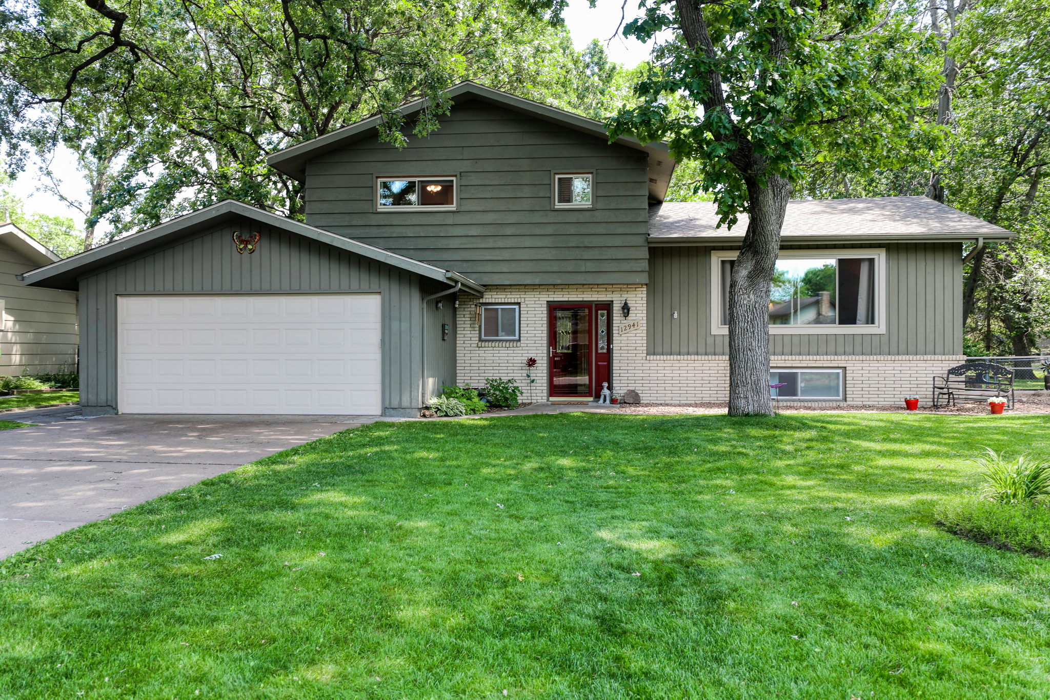 12941 Pierce St NE, Blaine, MN 55434 Excalibur Portraits