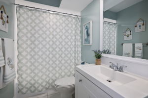 Bathroom 2 CLOSED - 495A8678 (1)