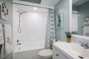 Bathroom 2 OPEN - 495A8667 (1)