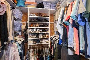 Bedroom 1 Closet - 495A8665 (1)
