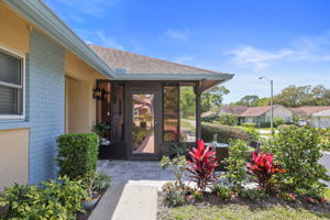 Front Patio - 495A8748 (1)