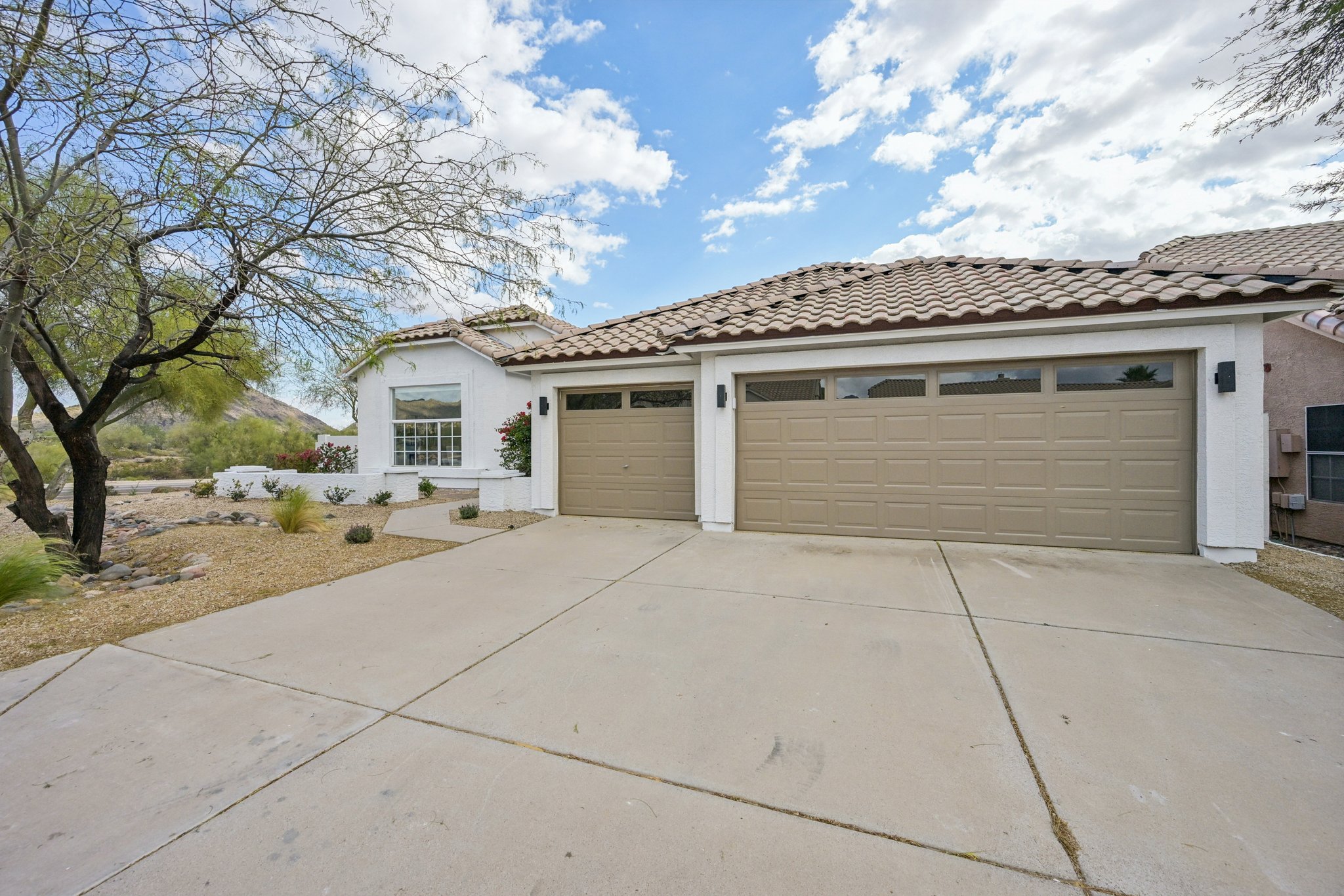 E Sahuaro Dr-S1103-002.jpg