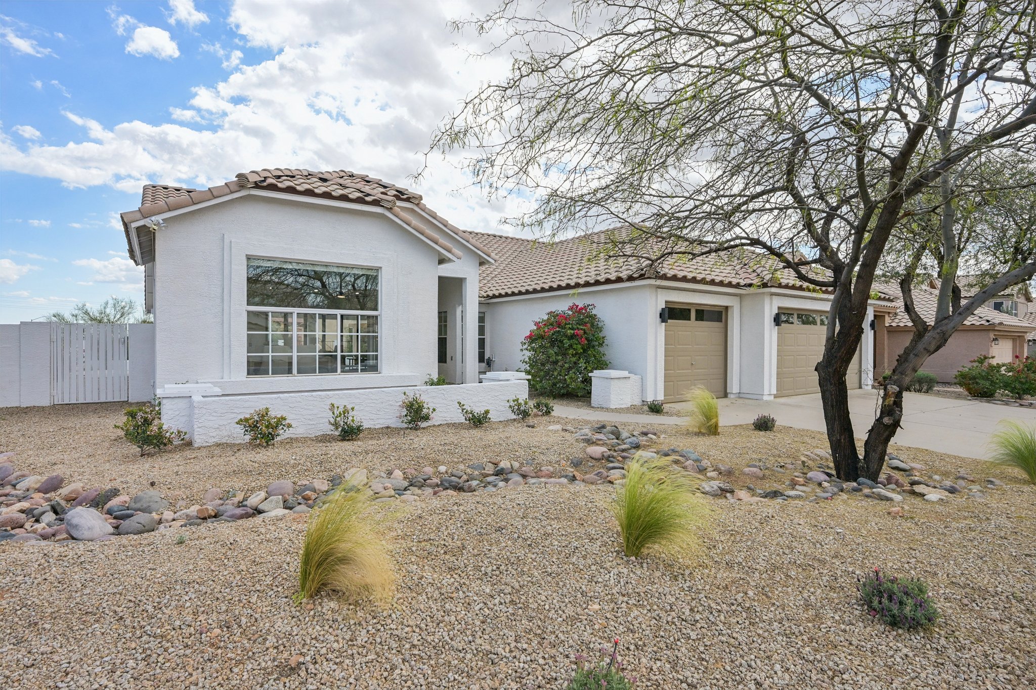 E Sahuaro Dr-S1103-003.jpg