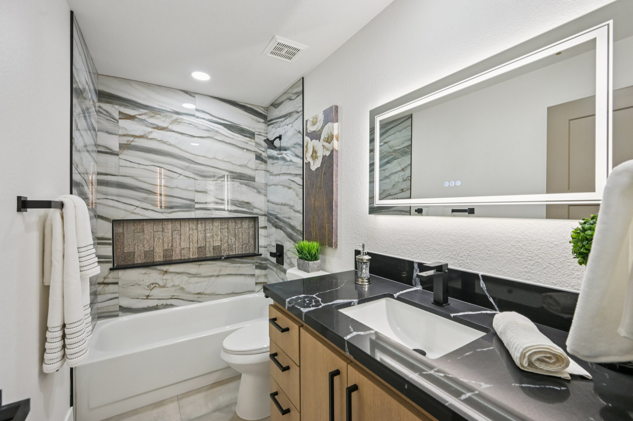 E Sahuaro Dr-S1103-025.jpg