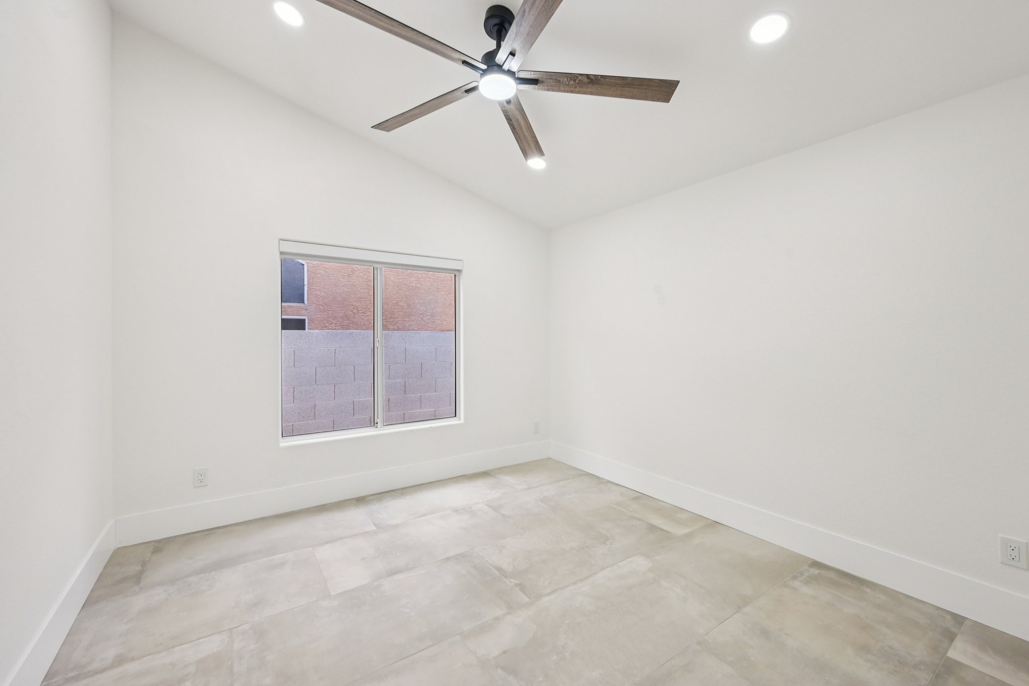 E Sahuaro Dr-S1103-027.jpg