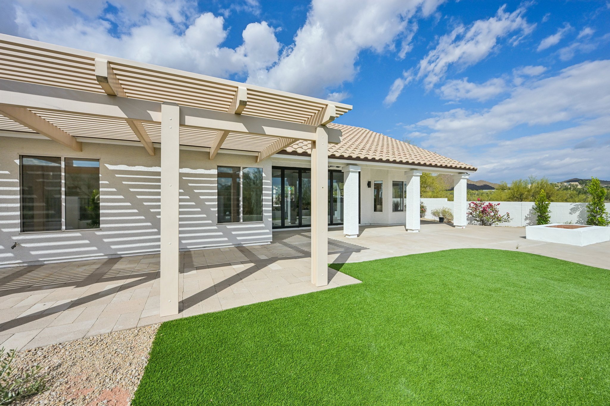 E Sahuaro Dr-S1103-046.jpg