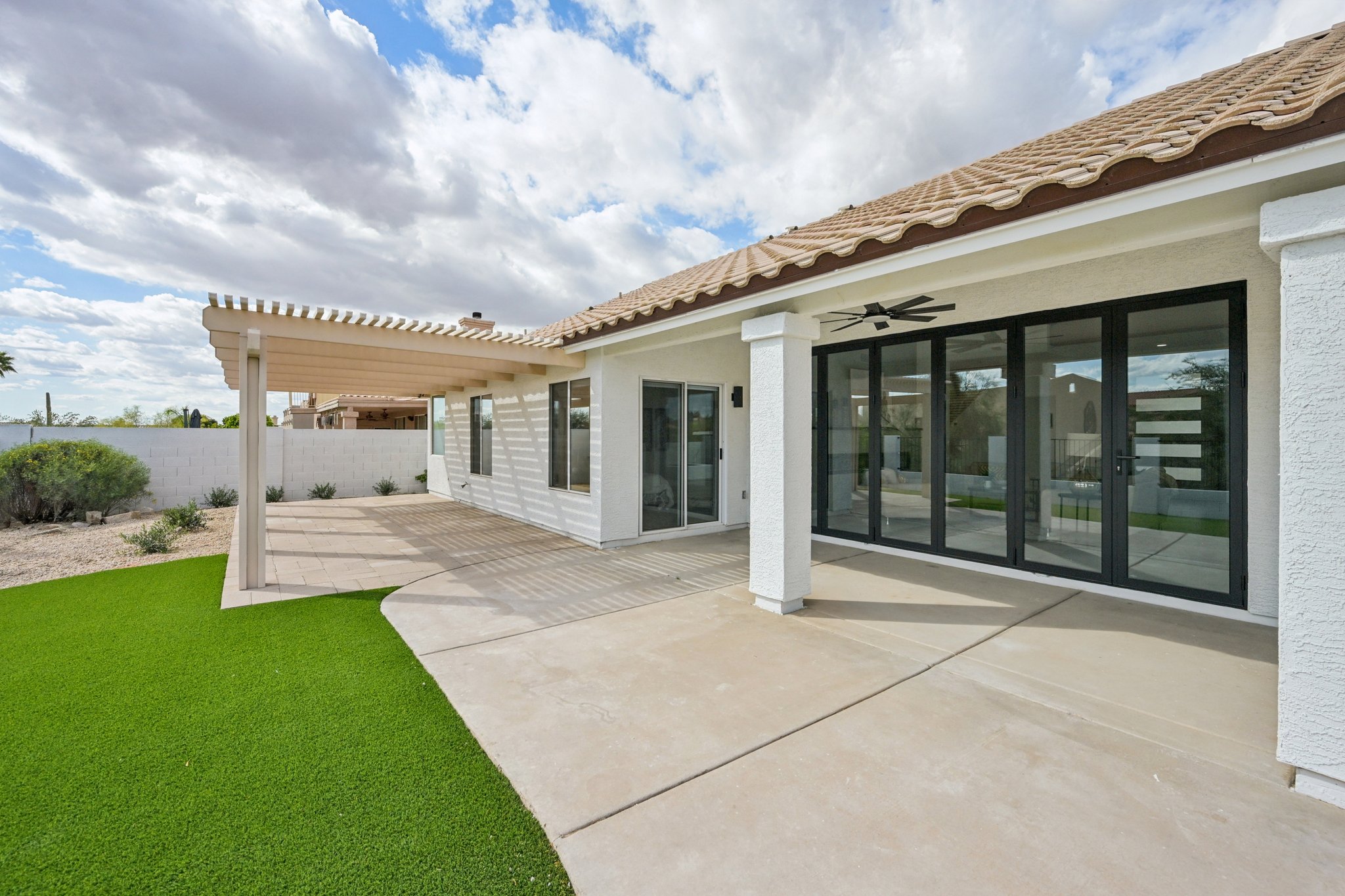 E Sahuaro Dr-S1103-050.jpg