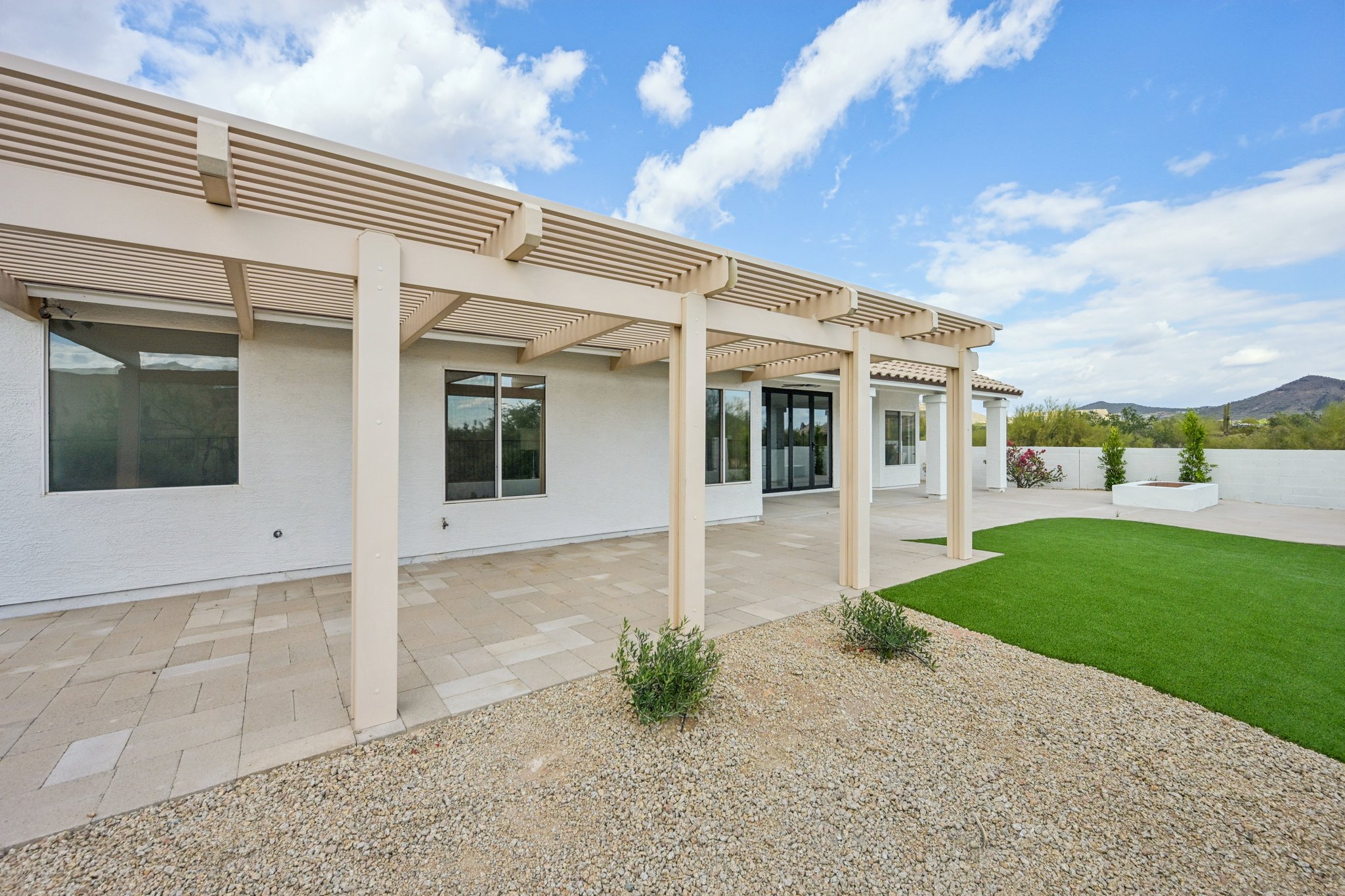 E Sahuaro Dr-S1103-053.jpg