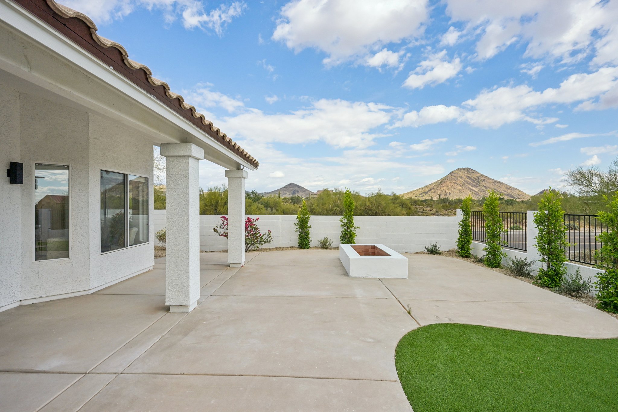 E Sahuaro Dr-S1103-054.jpg