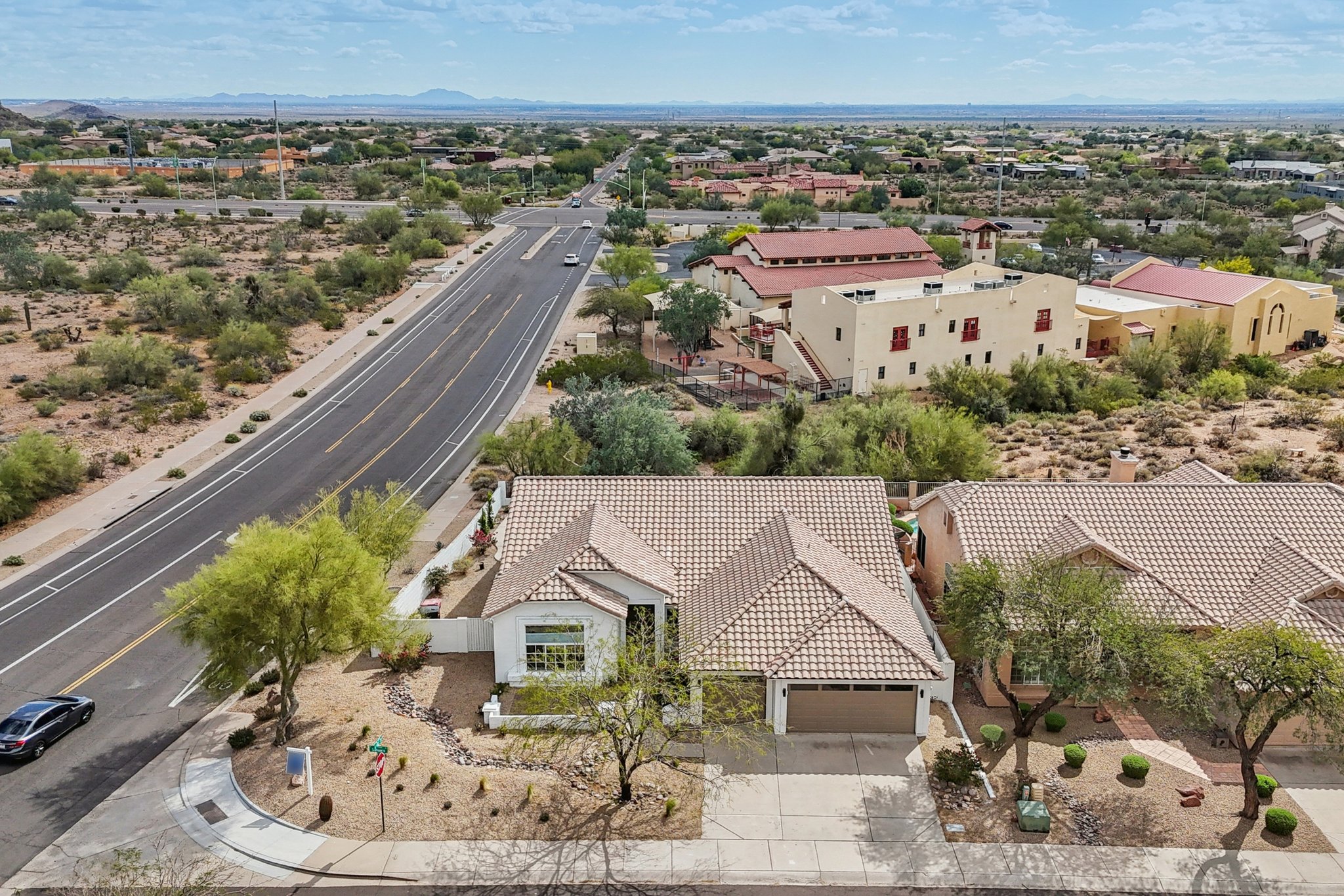 E Sahuaro Dr-S1103-056.jpg