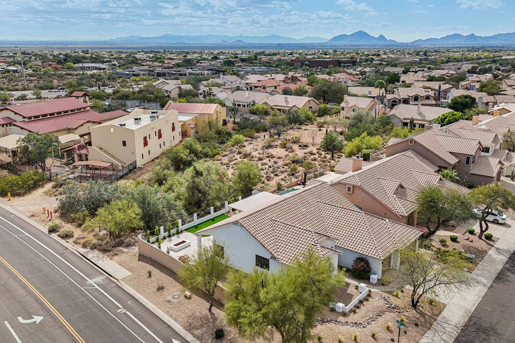 E Sahuaro Dr-S1103-062.jpg